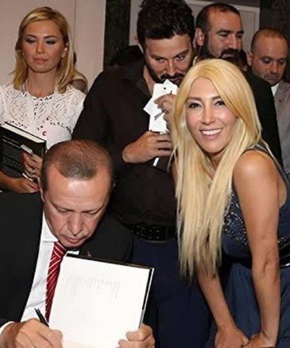 Hande Yener’e “Cumhurbaşkanına Hakaret” Soruşturması Başlatıldı