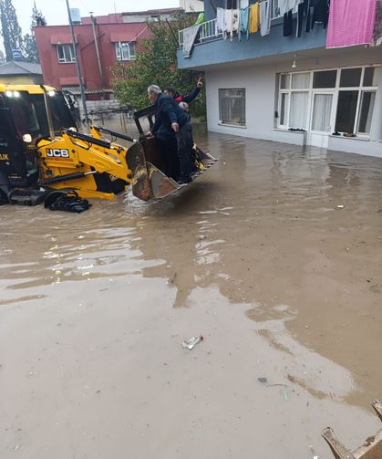 Hatay'da sağanak hayatı olumsuz etkiledi