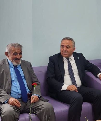 Kadirli’de İYİ Parti’den Huzurevine Anlamlı Ziyaret