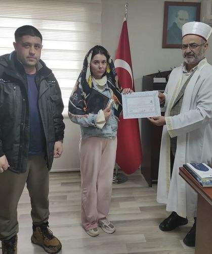 Mersin'e bir nükleer güç santralinde çalışmaya gelen Rus kadın Müslüman oldu