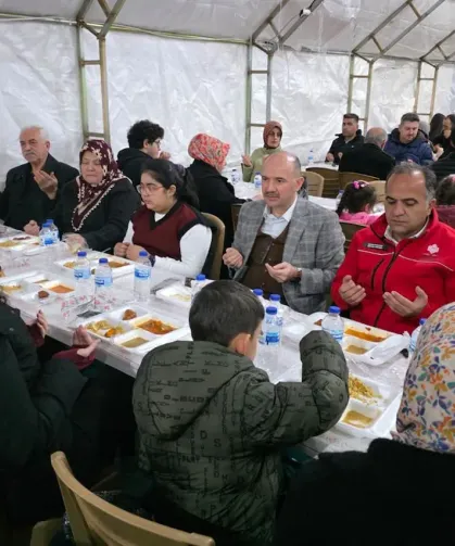 Vali Serdengeçti Vatandaşlarla İftarda