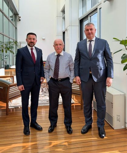 Düziçi Heyeti Cemil Çiçek ile Bir Araya Geldi