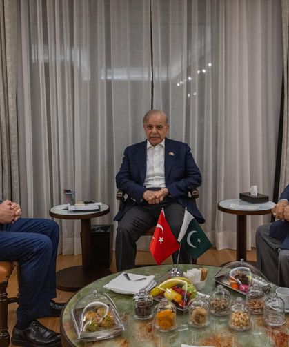 Dışişleri Bakanı Fidan, Pakistan Başbakanı Şerif ile Antalya'da görüştü