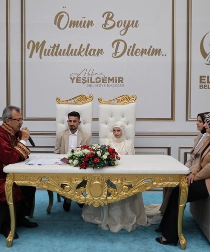 Ellek’te Nikah Sevinci Belediye Başkanından Nikah Töreni