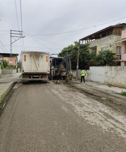 Erzin’de Yol Onarım Çalışmalarına HBB Desteği