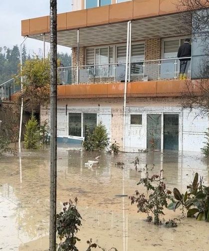 Kadirli’de Öğretmenevini Sel Vurdu