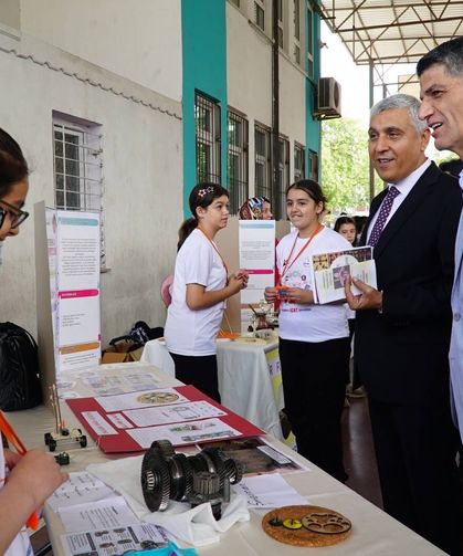 Osmaniye’de Saimbey Ortaokulu’nda Bilim Fuarı İlgi Gördü