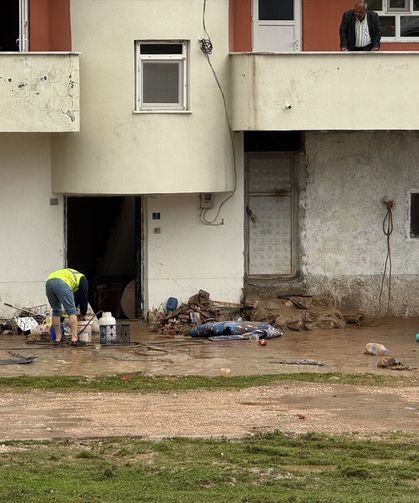 Siirt ve Kurtalan'da sağanak hayatı olumsuz etkiledi