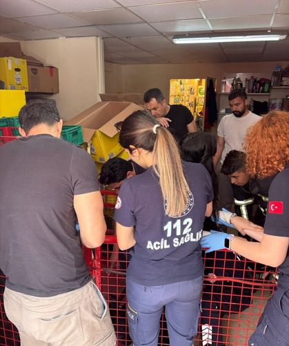 Adana'da ayağı asansör ile kabin boşluğu arasına sıkışan işçi kurtarıldı