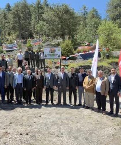 Düziçi’nde Karacaoğlan Hatıra Ormanı’nda Fidan Dikildi