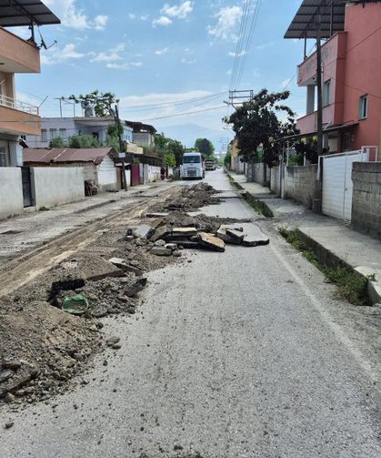 Erzin’de Altyapı Çalışmaları Sürüyor