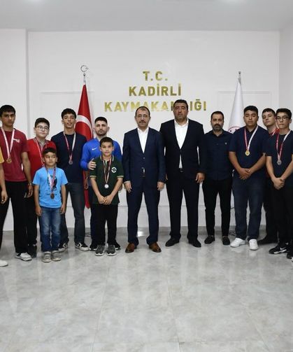 Kadirli’de Türkiye Şampiyonasına Giden Güreşçilere Tebrik