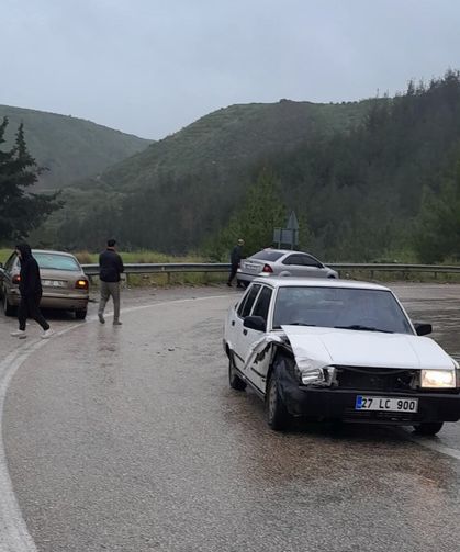 Osmaniye’de Kaygan Yol Kazaya Neden Oldu
