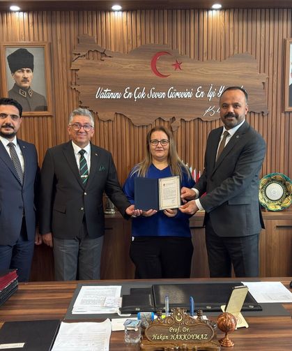 Osmaniye’de Örnek Davranışa Plaket: TSK Vakfına Bağış Yapan Personele Ödül