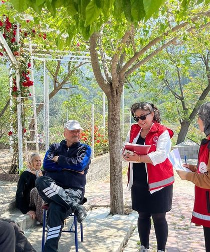 Osmaniye’de Sosyal Hizmet Ekiplerinden Köy Ziyareti