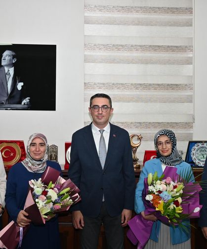 Osmaniye’de Hemşire ve Ebelere Plaket