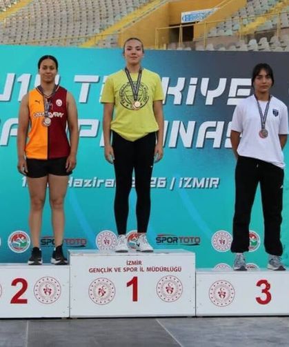 Kadirli’de Alara Su Yüksel Türkiye 3’üncüsü Oldu