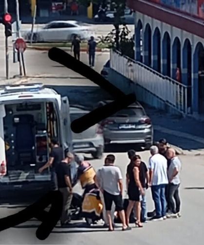 Kadirli’de Karşıya Geçen Kadına Otomobil Çarptı