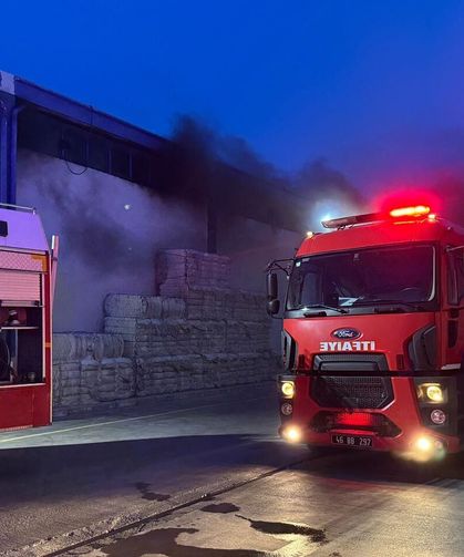 Kahramanmaraş'ta tekstil fabrikasında yangın çıktı