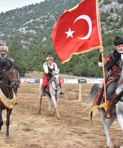 Antalya'da 'Kökbörü Müsabakaları ve Geleneksel Atlı Spor Gösterileri' yapıldı