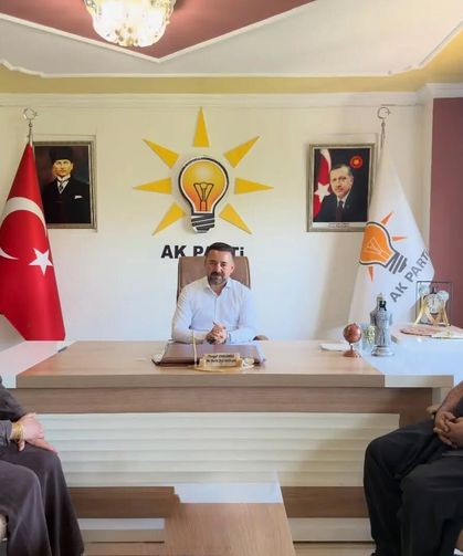 Kararmaz Mahalle Başkanlarını Parti Binasında Ağırladı
