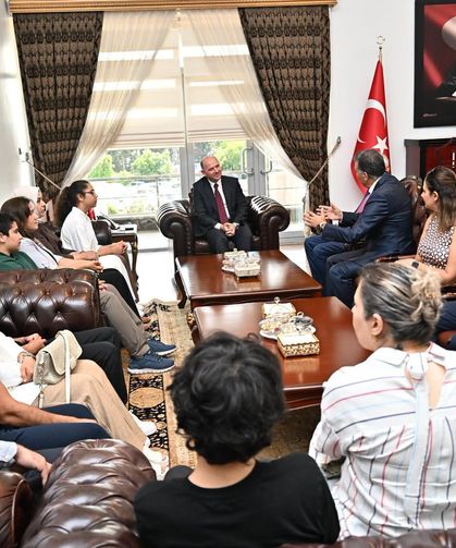 Osmaniye'nin 500 Tam Puan Alan Şampiyonları Vali Serdengeçti ile Buluştu