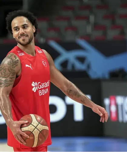 Shane Larkin Milli Takım Kadrosunda Neden Yer Almadı?