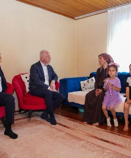 Vali Davut Gül Tuzla’da Aileleri Evlerinde Ziyaret Etti