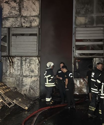 Adana'da bir fabrikada çıkan yangın kontrol altına alındı