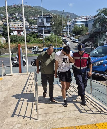 Alanya'da uyuşturucu operasyonunda yakalanan 2 zanlı tutuklandı
