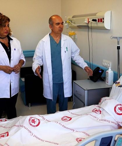 Düşük yapmasına neden olan miyomdan 8 saatlik ameliyatla kurtuldu