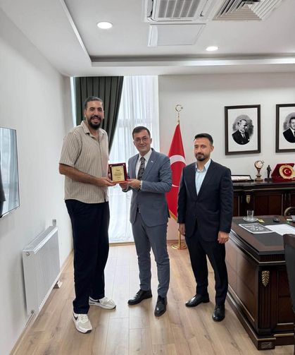Hasanbeyli’de Antrenör Eskici’ye Başarı Plaketi