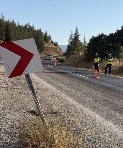 Kahramanmaraş'ta yön tabelasına çarpan motosiklet sürücüsü ağır yaralandı
