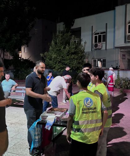 Toprakkale Ülkü Ocaklarından Kandil İkramı
