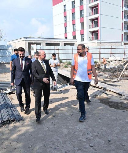 Osmaniye Valisi Mehmet Fatih Serdengeçti İl Halk Kütüphanesi Projesini İnceledi
