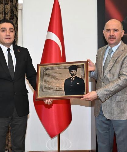 Vali Serdengeçti’den CHP Osmaniye Yönetimine Teşekkür