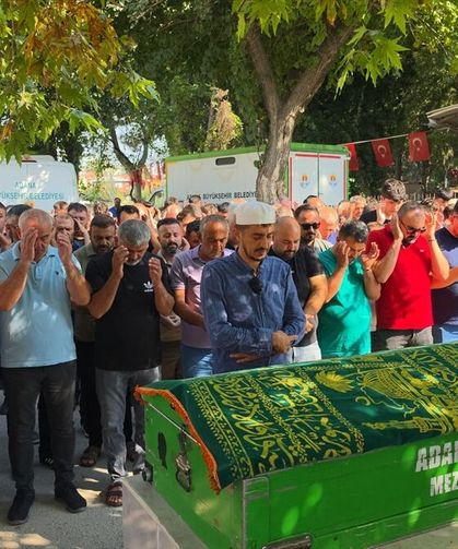 Adana'da motosiklet kazasında ölen gencin cenazesi toprağa verildi