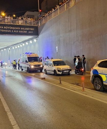 Antalya'da devrilen motosikletin sürücüsü hayatını kaybetti