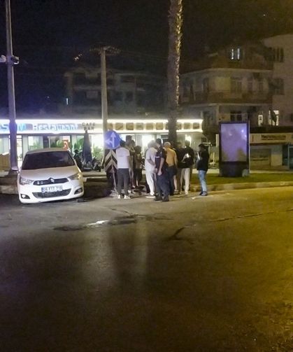 Antalya'da otobüs ile otomobil çarpıştı, 5 kişi yaralandı