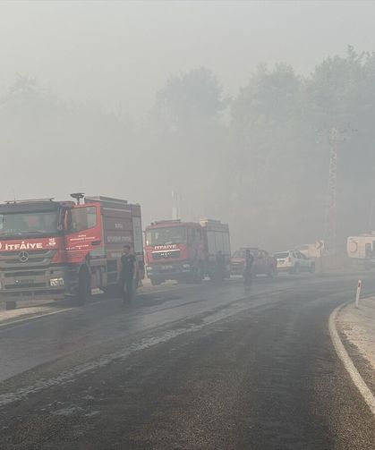 Antalya'nın Kumluca ilçesindeki orman yangınına müdahale sürüyor