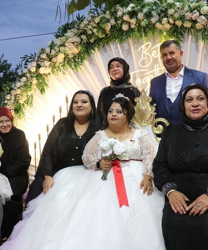 Burdur'da Down sendromlu 28 yaşındaki Elif Aldemir için temsili düğün yapıldı
