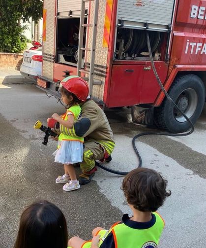 İskenderun’da Miniklere İtfaiye Eğitimi