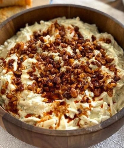 İstanbul’da Tavuklu Erişte Salatası Nasıl Yapılır?