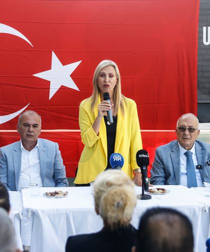 İYİ Parti Genel Başkan Yardımcısı Sayan, Mersin'de partililerle bir araya geldi