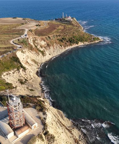 Karataş Fener Burnu Akdeniz’in Eşsiz Manzarasını Sunuyor
