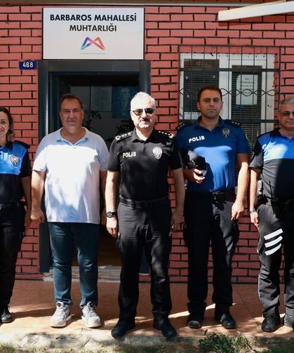 Mersin İl Emniyet Müdürü Fahri Aktaş esnaf ve vatandaşlarla görüştü
