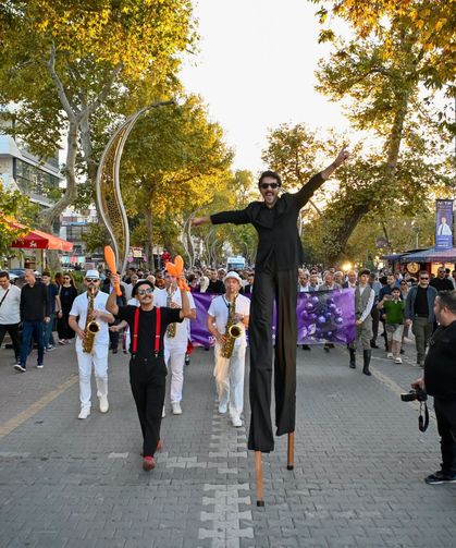 Yalova’da 3. Aronya Festivali Kortejle Başladı