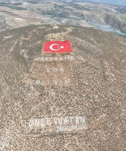 Amanos Dağları'na çizilen Türk bayrağı boyandı