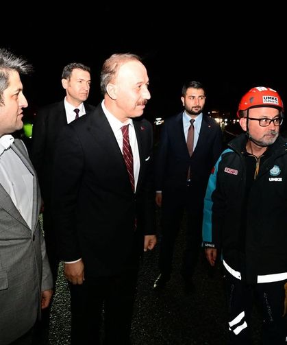 Isparta'da çekici ile minibüsün çarpıştığı kazada 17 kişi yaralandı