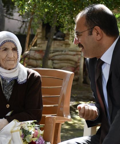 Kadirli Kaymakamı Erdinç Dolu’dan Büyüklerimize Ziyaret